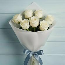 Букет 7 Белых роз Эдлесс Лав в Агалатово