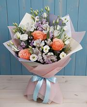 Букет цветов из:  Лизиантусы, Розы, Альстромерии и Гипсофила #REPLACE_PRED# Агалатово