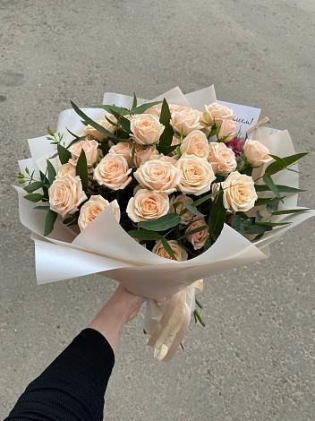 Букет Кремовые розы Латте в Агалатово