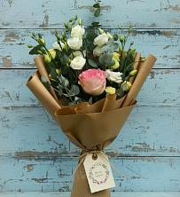 Букет цветов из:  Розы и Лизиантусы в Агалатово