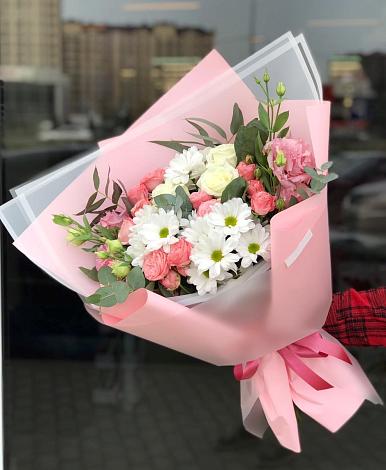 Букет цветов из: Розы, Лизиантусы и Хризантемы в Агалатово